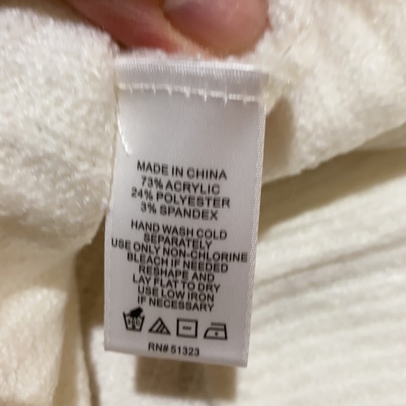CECE ruffle sweater Size M. Cream color. NWT - Picture 8 of 8
